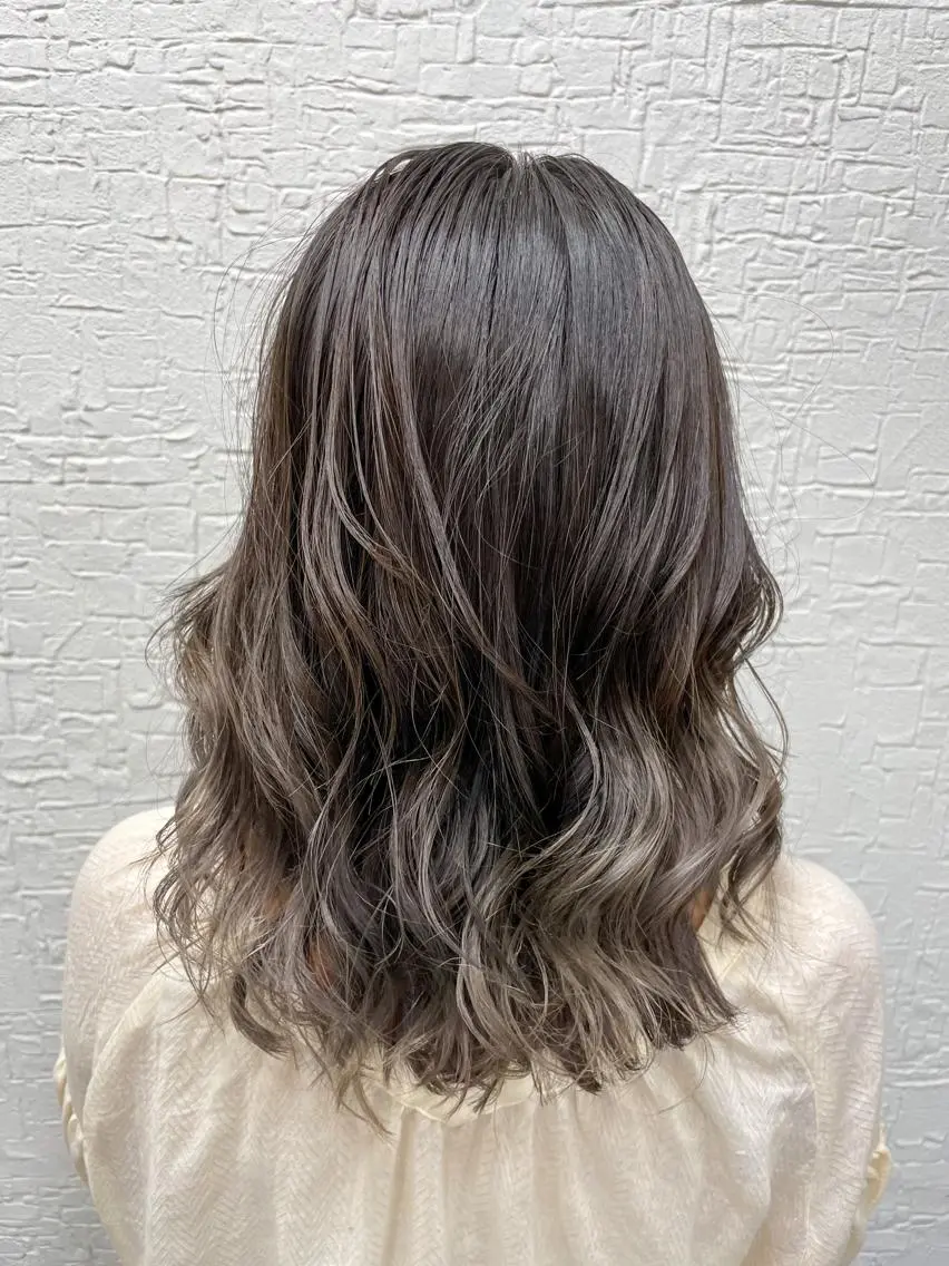 セミロング 外国人風カラー トリートメント ヘアカラー 須佐 勝也のヘアスタイル