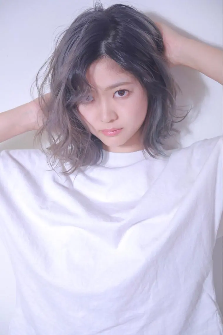 ミディアム カラー 伊藤 裕貴のヘアスタイル