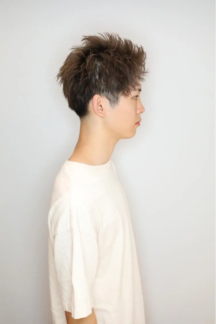 メンズ カット 髪質改善✨透明感カラ ー🌈シエルブルーのヘアスタイル