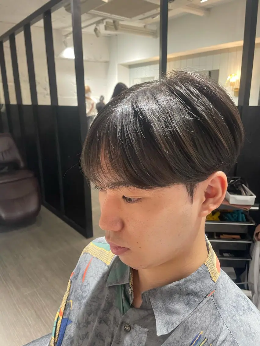 ショート パーマ メンズ センターパート ダウンパーマ カルマパーマ メンズ韓国風 韓国マッシュ カット パーマ key キーのヘアスタイル