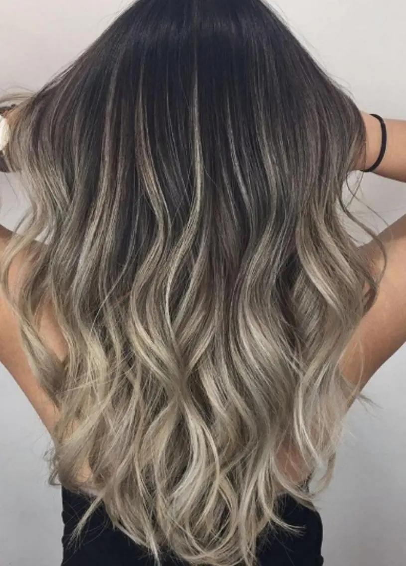 ロング カラー パーマ 大阪レミーエクステ チビ編み込みのヘアスタイル