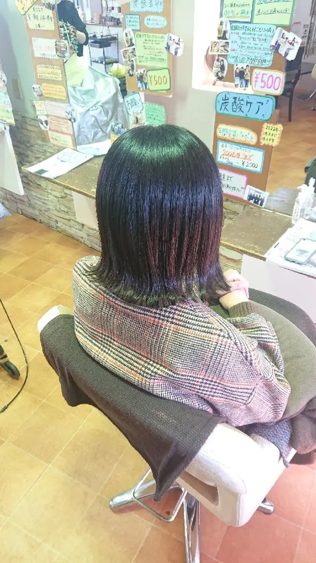 ミディアム カラー 山口 彩海のヘアスタイル