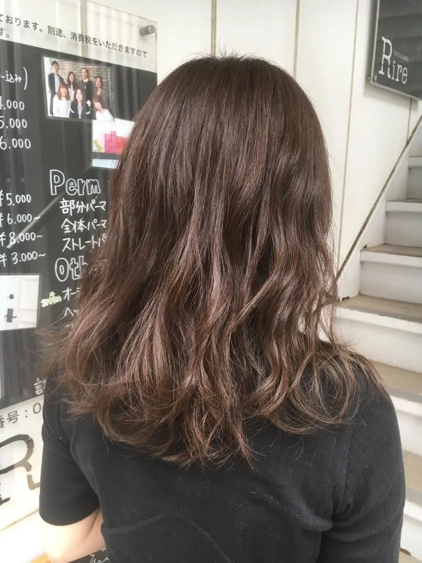 セミロング カラー 透明感カラー グレージュ 榎園 由美のヘアスタイル