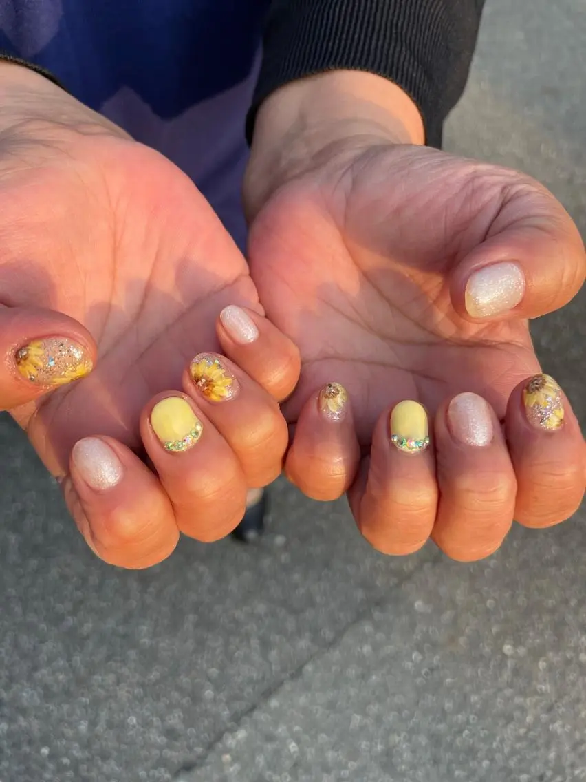 ネイル ハンドネイル ハンドケア 岩山 直子のネイルデザイン