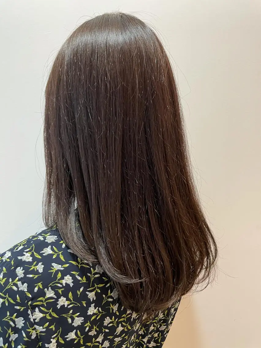 ロング カラー 透明感カラー 🩶🩵🩷AIRIのヘアスタイル