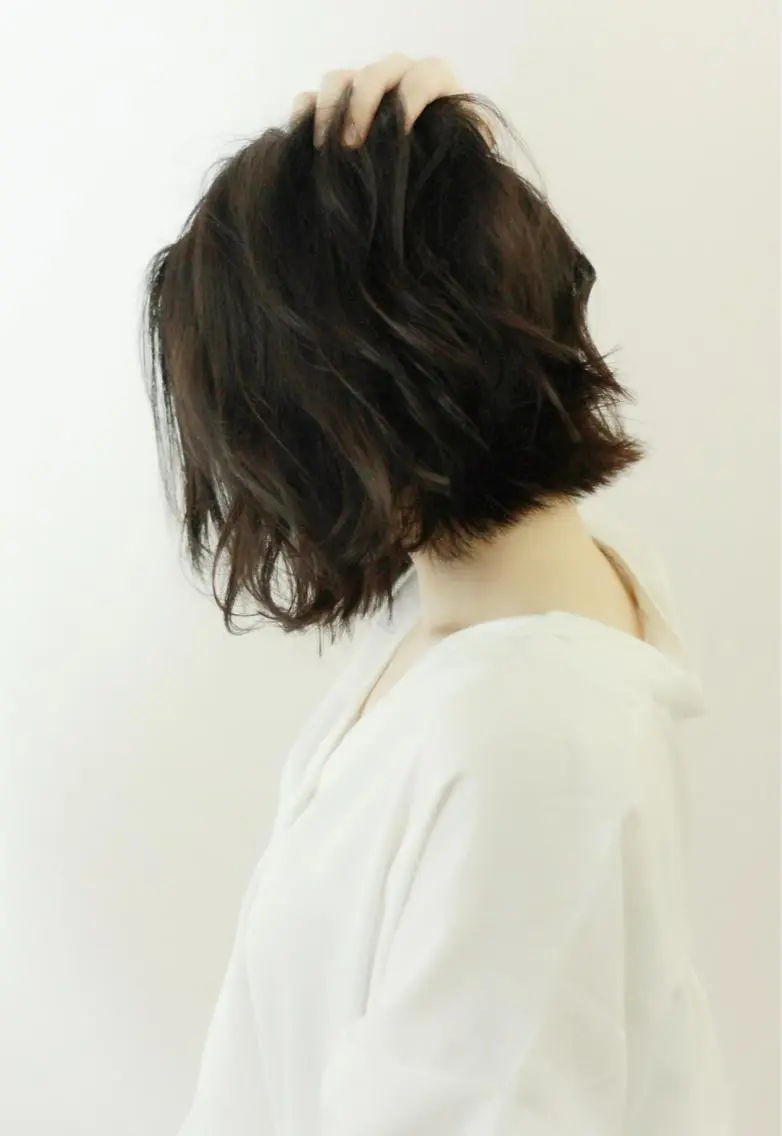 ショート 外ハネヘア 🤍デザインカラー 特化🤍HIROのヘアスタイル