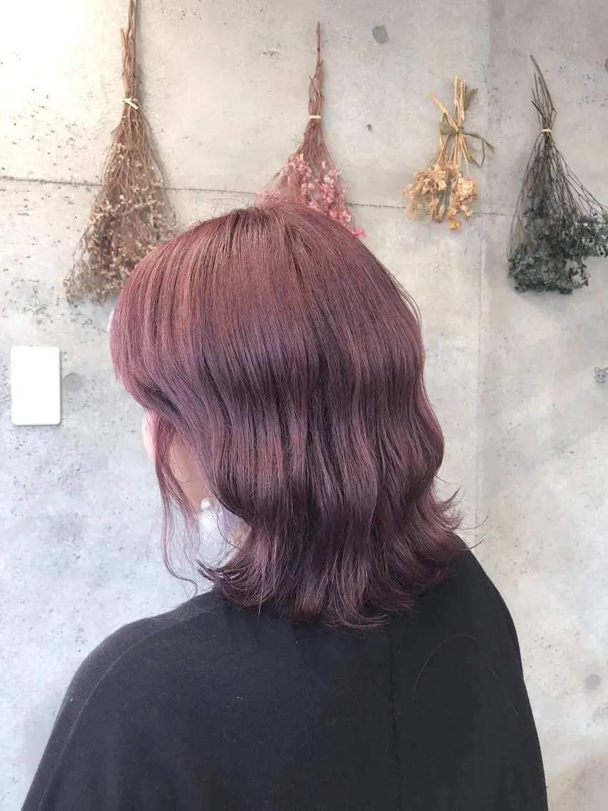 ミディアム カラー ピンクカラー ピンクパープル パープルカラー wakana 【ブリーチカラー】のヘアスタイル