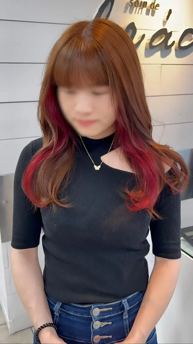 セミロング カラー ヘアアレンジ ブリーチ イヤリングカラー インナーカラー ブリーチなしカラー インナー×縮毛矯正 ピンクカラー澤井里菜のヘアスタイル