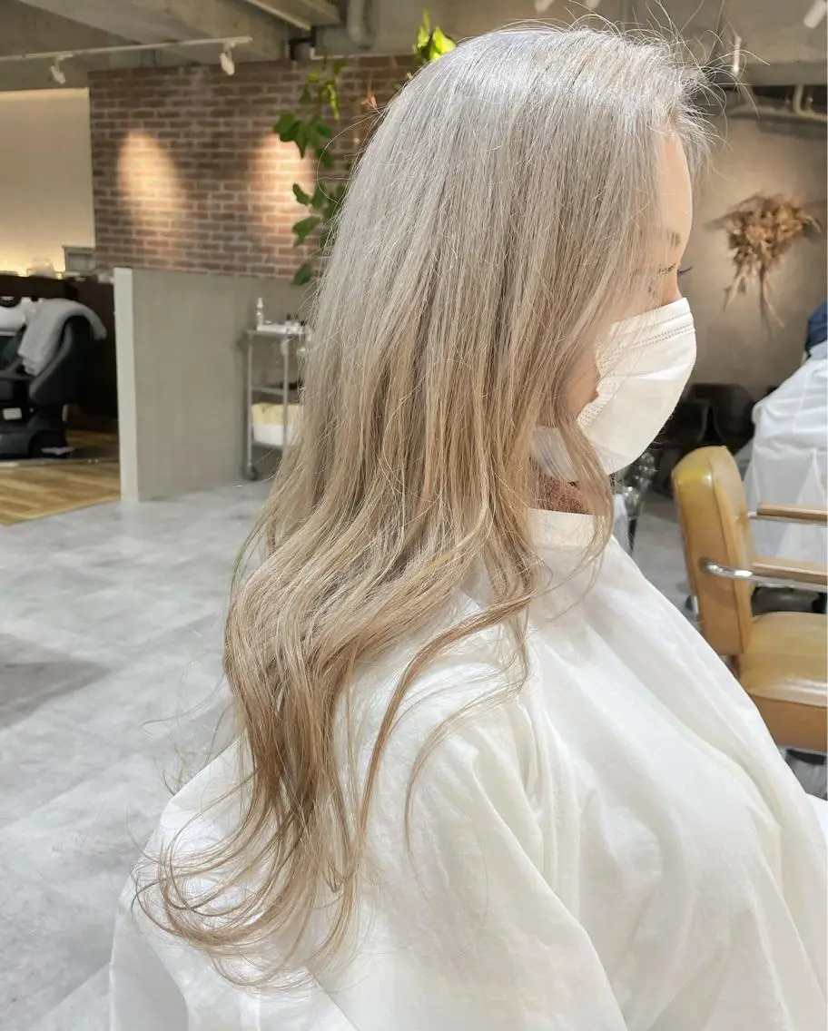 ロング カラー ヘアカラー トリートメント ハイトーンカラー♡ yuのヘアスタイル