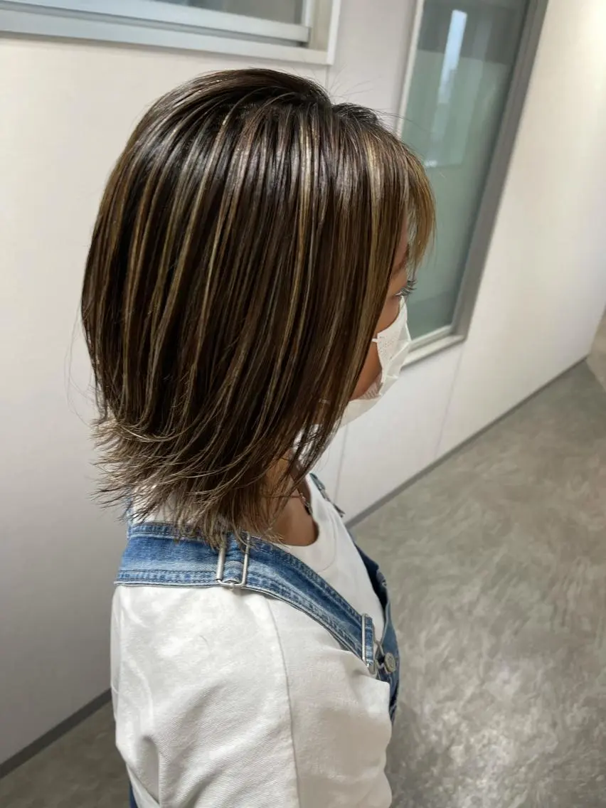 ショート カラー 切りっぱなしボブ ハイライトカラー ボブ ハイライト レイヤーカット カット ヘアカラー 松井那津子 /ハイライトブリーチのヘアスタイル