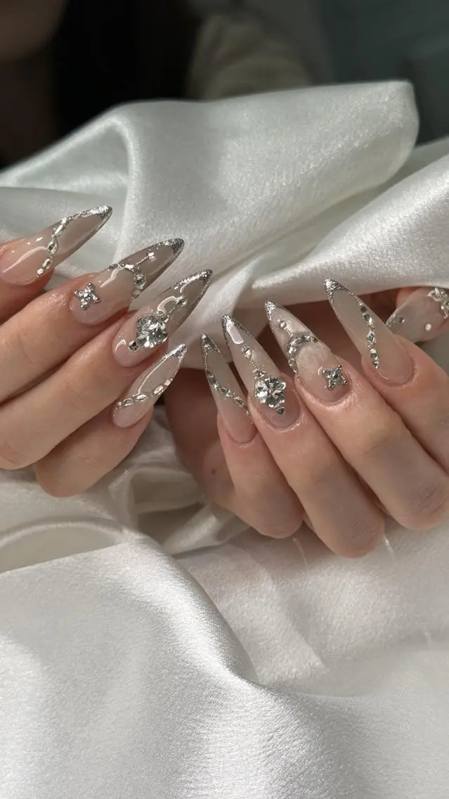 ネイル オーロラネイル ブルー チークネイル フットネイル フレンチネイル NAILS168 池袋西口駅前店のネイルデザイン