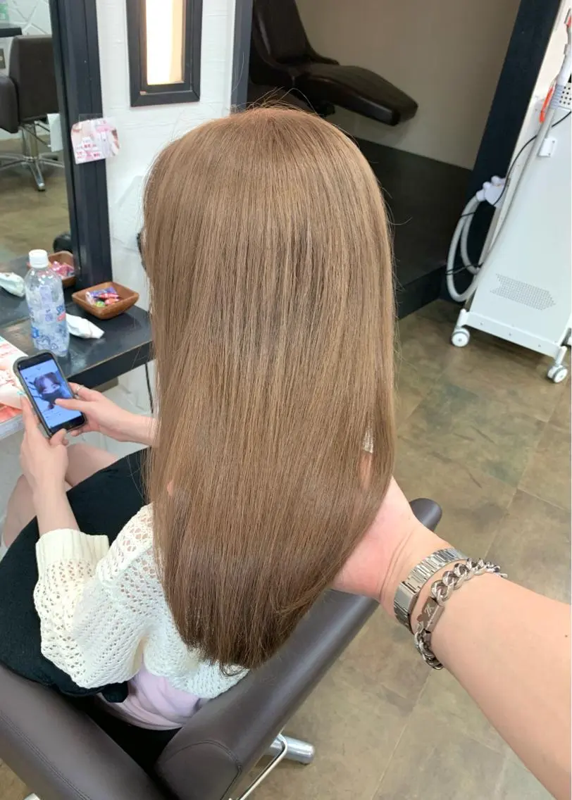 セミロング カラー ベージュカラー ヘアカラー トリートメント 矢野 晃平のヘアスタイル