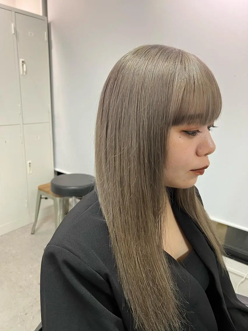 セミロング カラー ヘアカラー ハイトーン&髪質改善 &韓国エクステ🤎のヘアスタイル