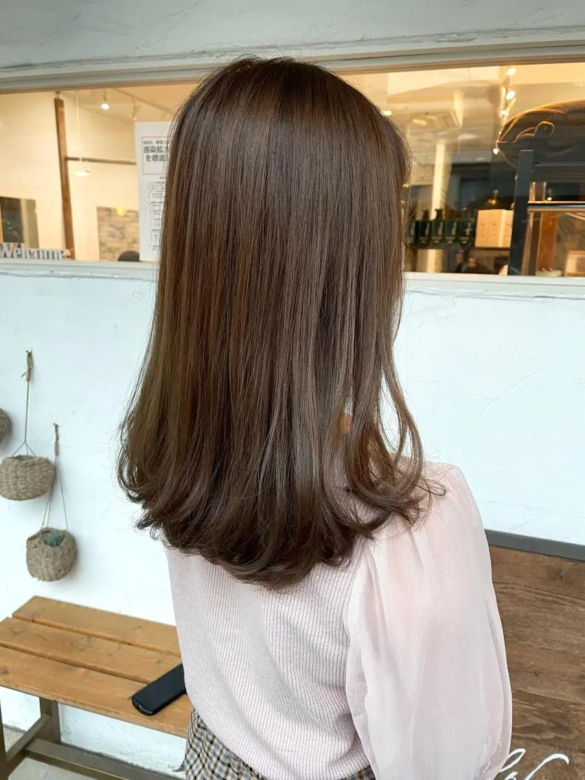 セミロング カラー アッシュ ベージュカラー イルミナカラー 後藤 陽花子のヘアスタイル