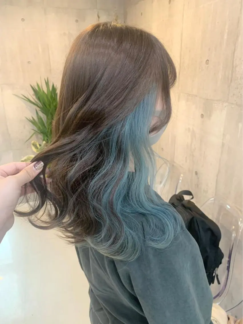 ロング カラー アッシュ アッシュグレー アッシュグレージュ バレイヤージュ ミストバング 韓国ヘア 🦋KIRA🦋のヘアスタイル
