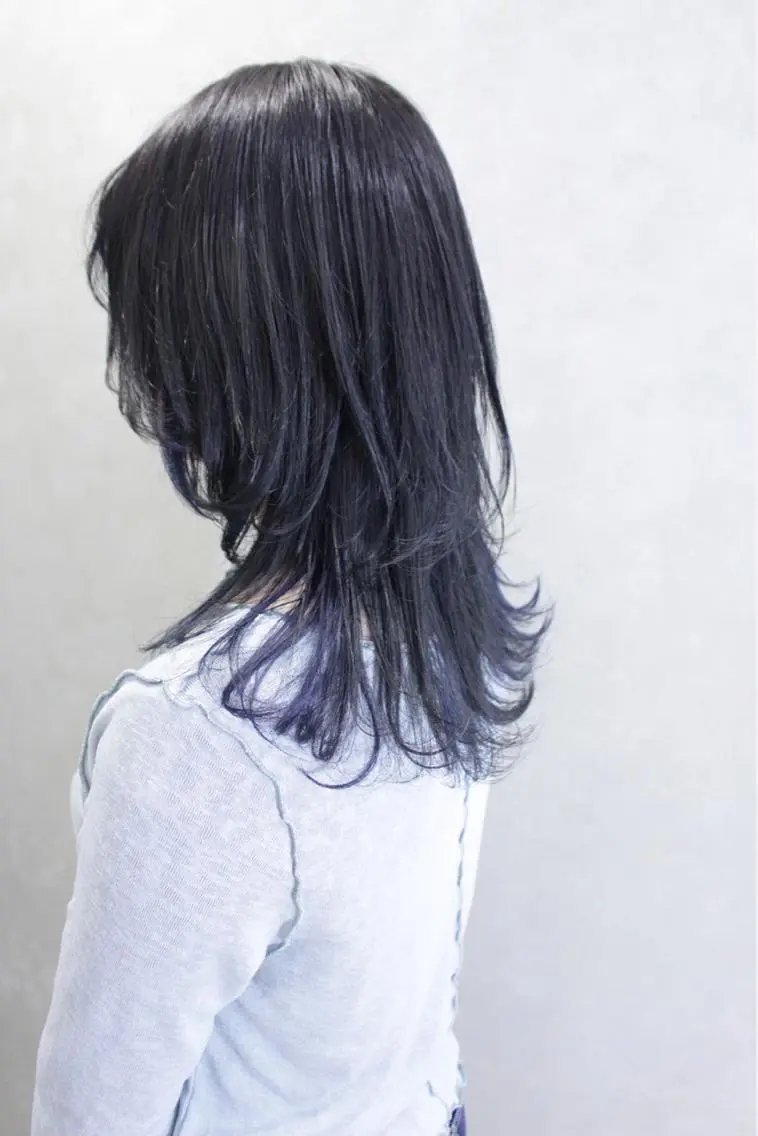 セミロング カラー ヘアアレンジ ウルフカット ヘアカラー トリートメント lani ブリーチ /ダブルカラーのヘアスタイル