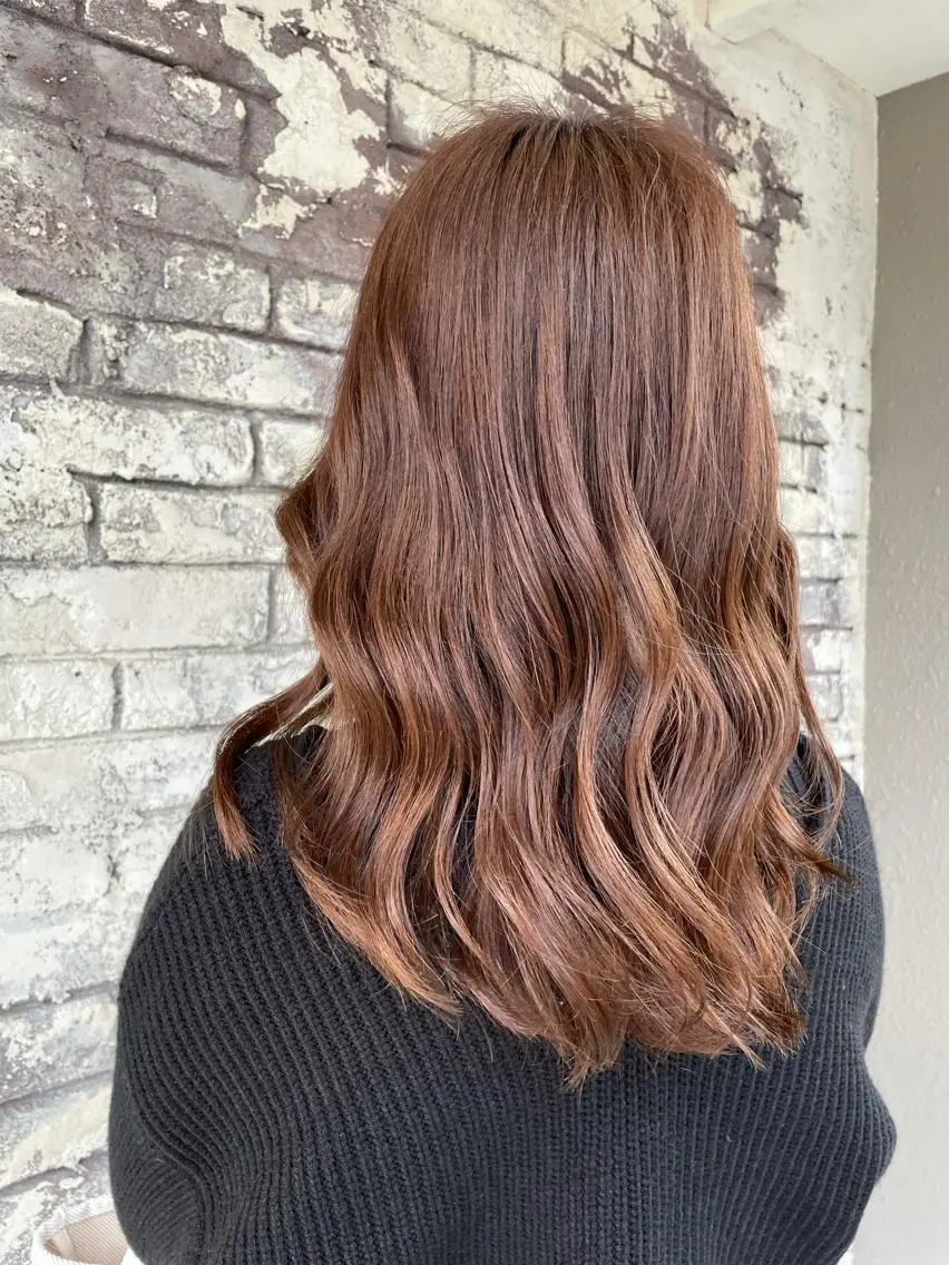 セミロング 芥川 未優のヘアスタイル