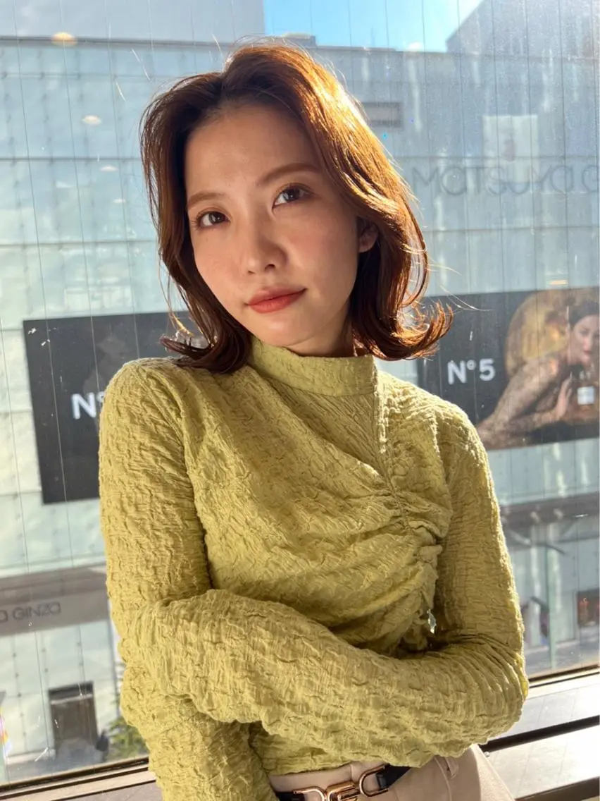 ミディアム 横手 愛美のヘアスタイル