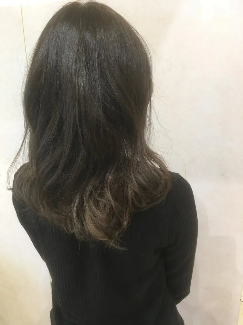 セミロング カラー ヘアアレンジ グレージュ TAKA 【髪質改善】のヘアスタイル