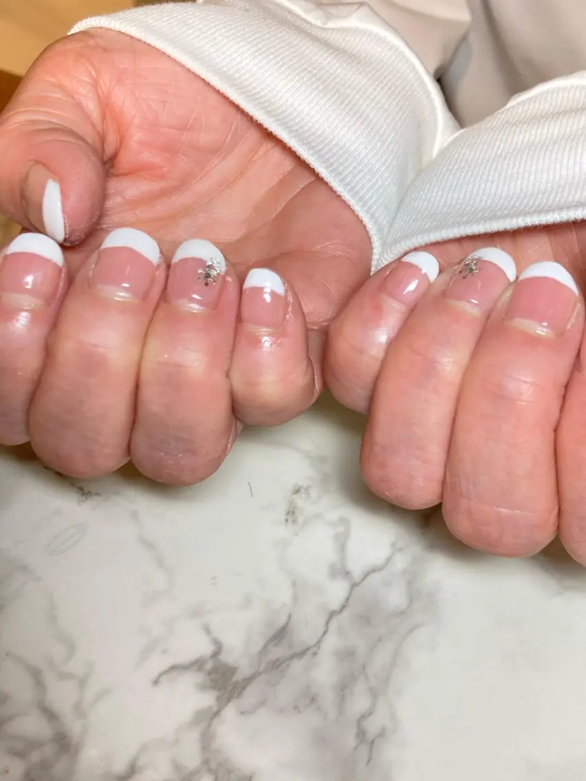 ネイル フレンチネイル ハンドネイル 高山 奈津美のネイルデザイン