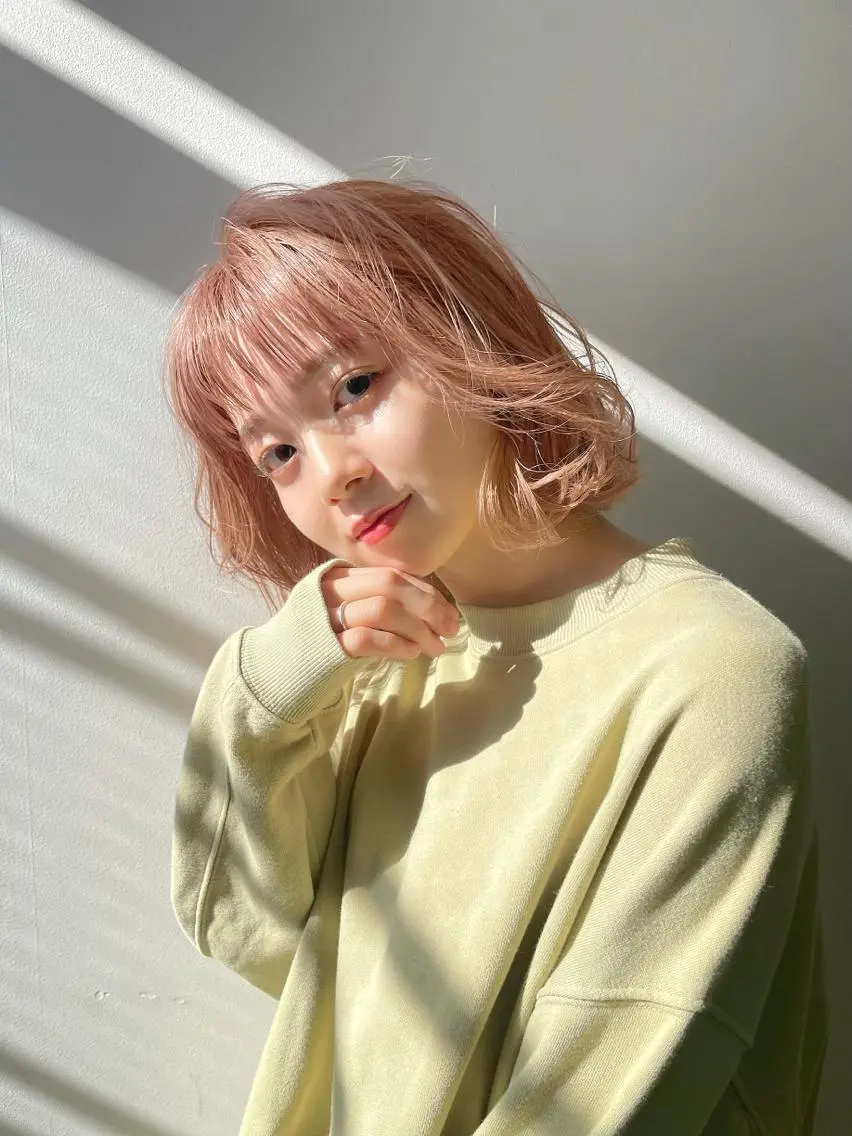 ショート ショートボブ アッシュ オレンジブラウン ボブ ハイライト 齋藤 尋真のヘアスタイル