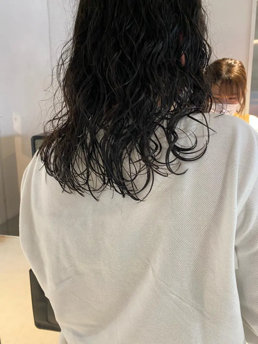 セミロング パーマ レイヤーカット カット トリートメント ウルフカット 811 大阪梅田 ウルフのヘアスタイル