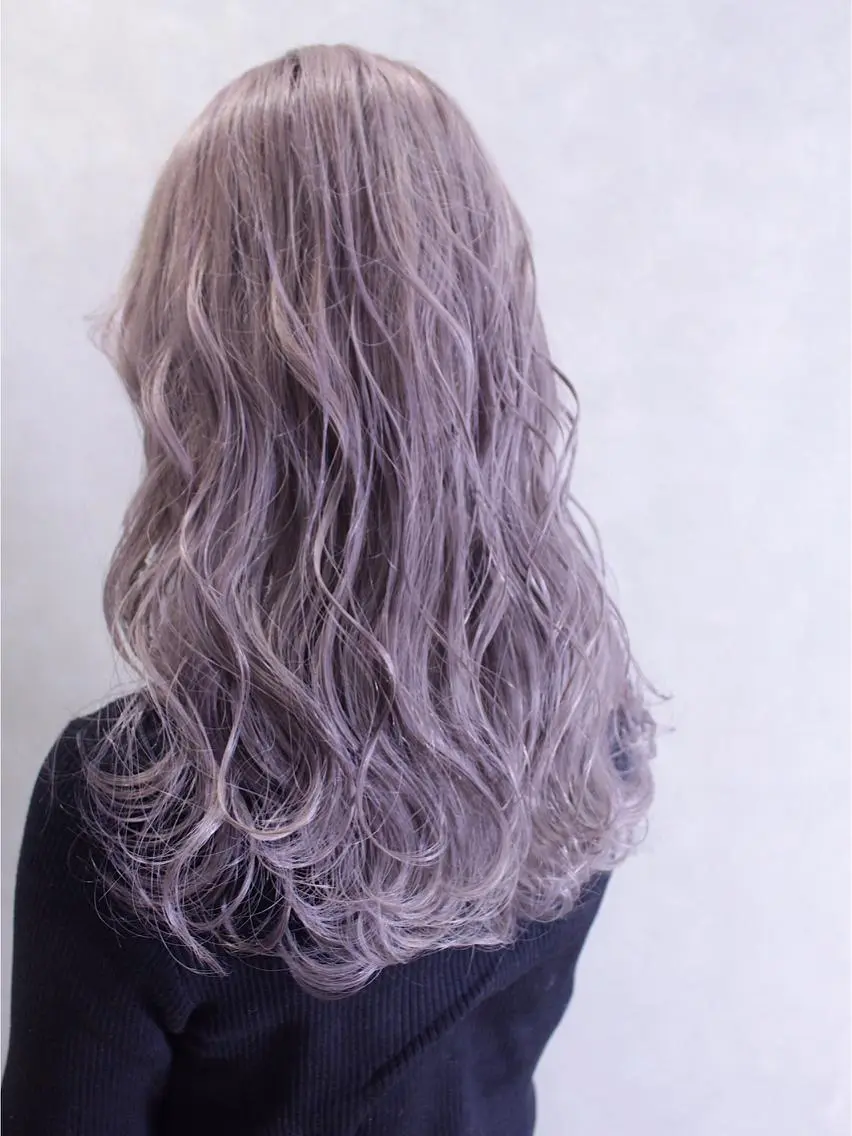セミロング カラー ヘアアレンジ ラベンダーカラー ヘアカラー トリートメント lani ブリーチ /ダブルカラーのヘアスタイル