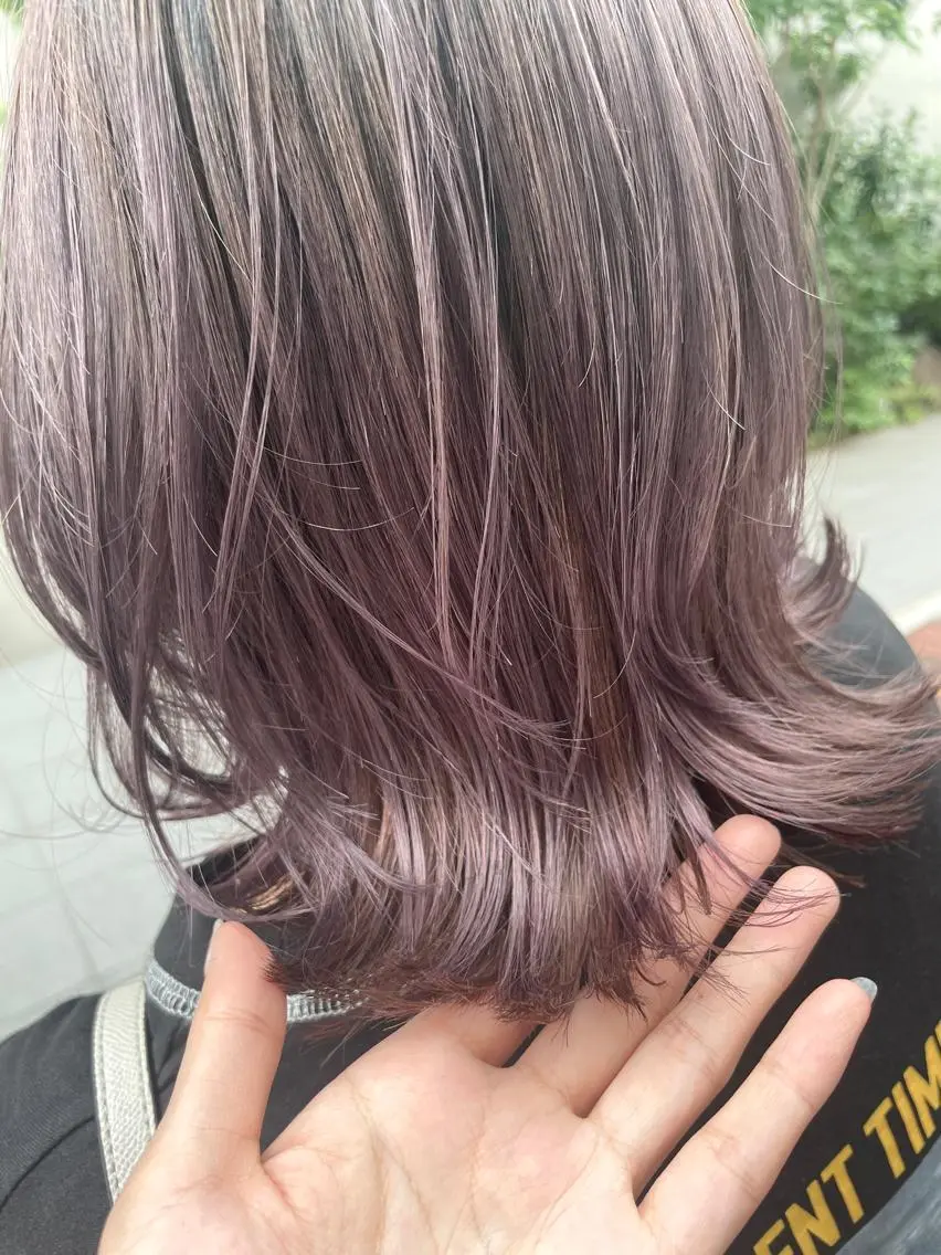 ミディアム カラー アッシュ ブリーチ ラベンダーカラー ラベンダーアッシュ パープルカラー カット ヘアカラー トリートメント ご新規様限定 透明感カラーKANAのヘアスタイル