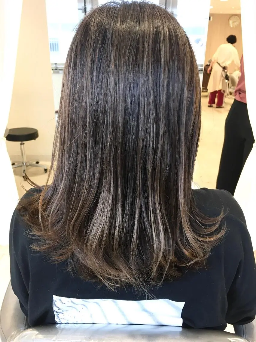 ミディアム カラー ブリーチ ケアブリーチ ハイライトカラー ハイライト 森島 雅之のヘアスタイル