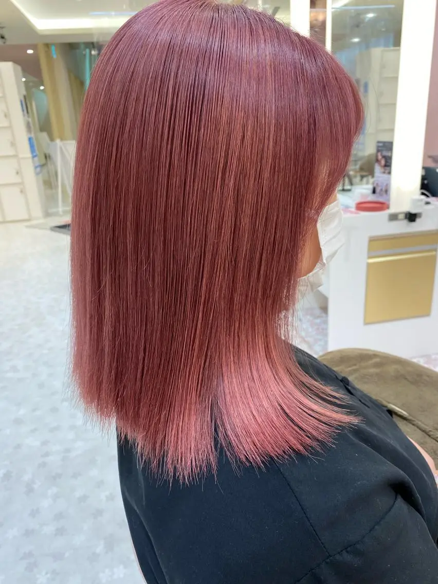 ミディアム カラー ピンクカラー バイオレットカラー 西本 夏美のヘアスタイル