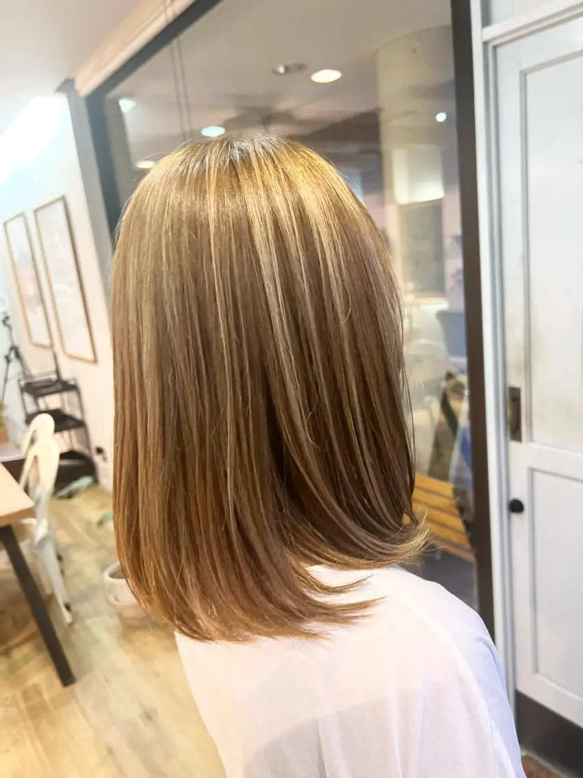 ミディアム ハイライト 堀 望美のヘアスタイル