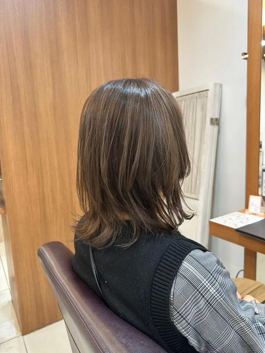 ミディアム ハイライト ウルフカット ヘアカラー レイヤー/艶カラー ROKUのヘアスタイル