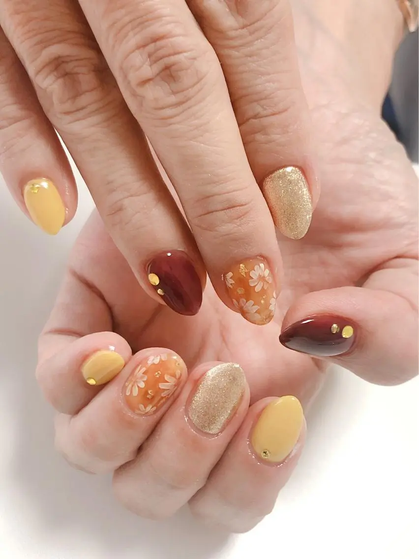 ネイル アートネイル 長さ出し フットネイル グリーン ニュアンスネイル Lily Roseスタッフ一同のマツエク・マツパデザイン