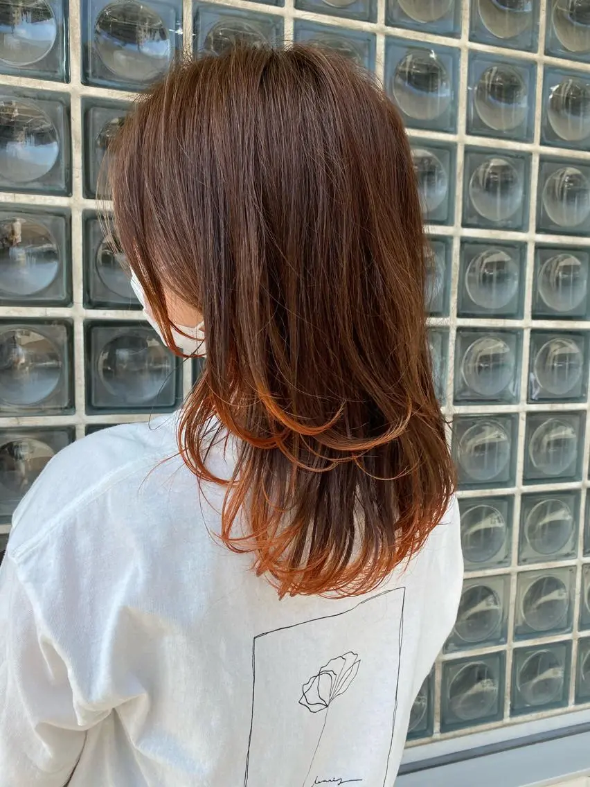 セミロング カラー オレンジ 井上 日菜乃のヘアスタイル