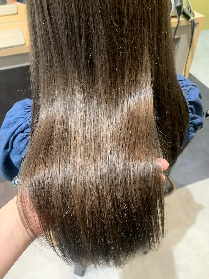 ロング カラー 透明感カラー グレージュ トリートメント カット 縮毛矯正 トリートメント hubhair レイヤー/透明感のヘアスタイル