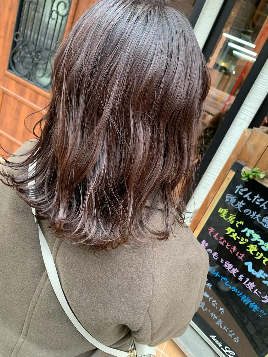 ミディアム カラー ブラウンカラー ピンクカラー ピンクブラウン yoshi （髙橋）のヘアスタイル