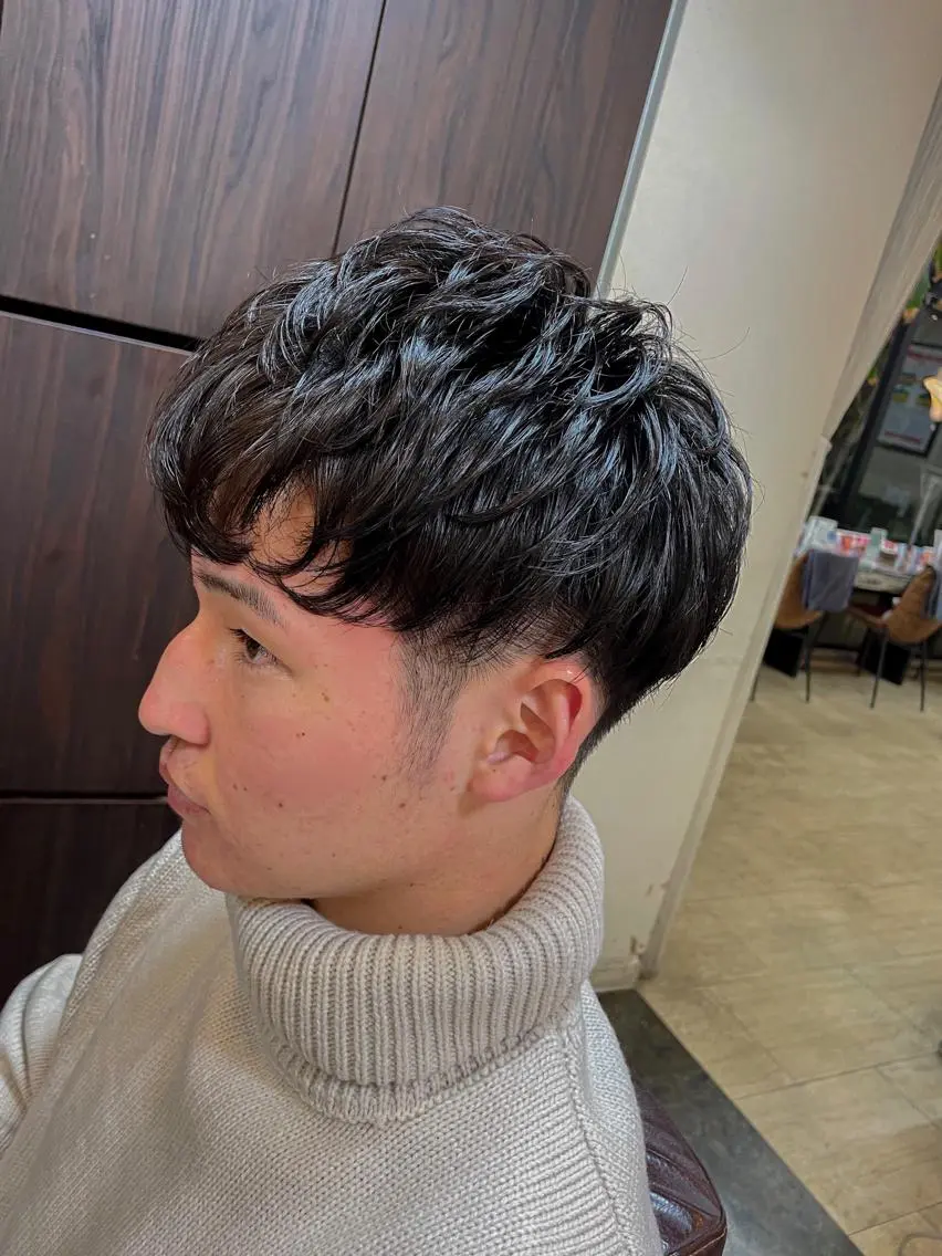 ミディアム パーマ メンズ ミディアムパーマ メンズパーマ メンズパーマ 赤司 泰樹のヘアスタイル