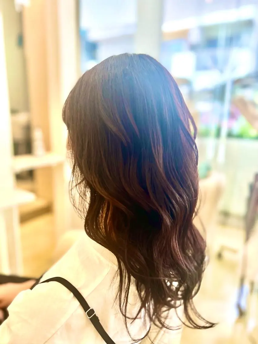 ロング カラー パープルカラー 大西 七海のヘアスタイル