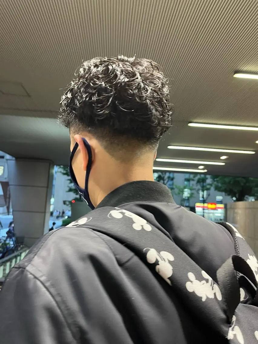 パーマ メンズ カット パーマ ハイトーンカラー🩵 耳ツボジュエリー👂のその他イメージ