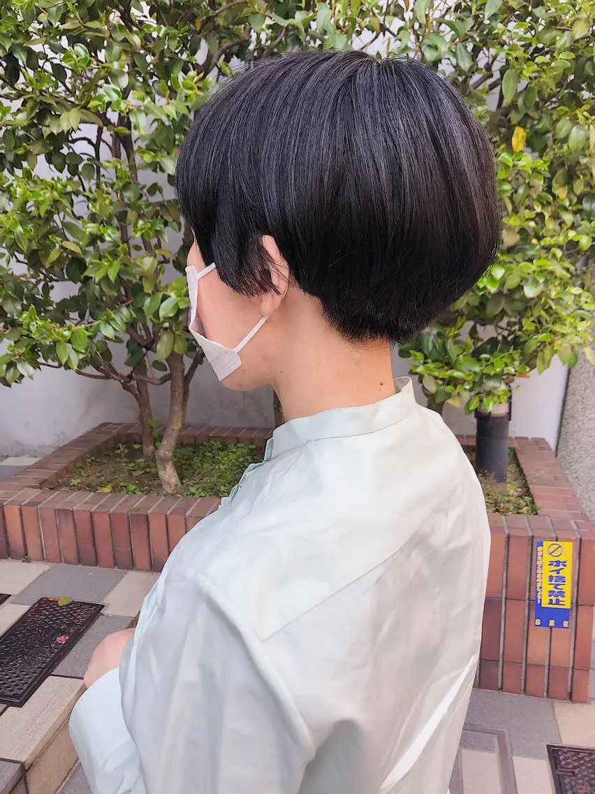 ショート カラー 長井 美佳のヘアスタイル