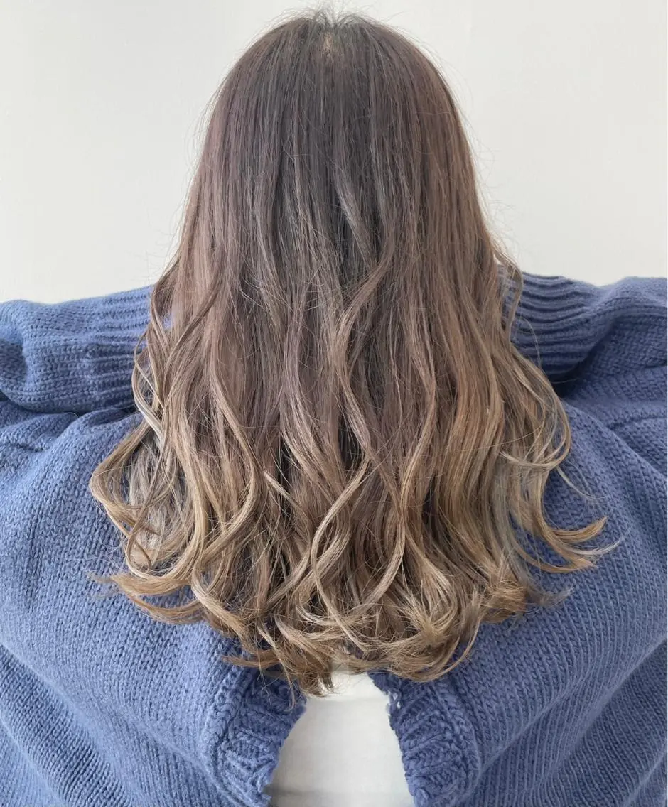 セミロング カラー グラデーションカラー 🦄インナーカラー 🦄貫井彩花のヘアスタイル