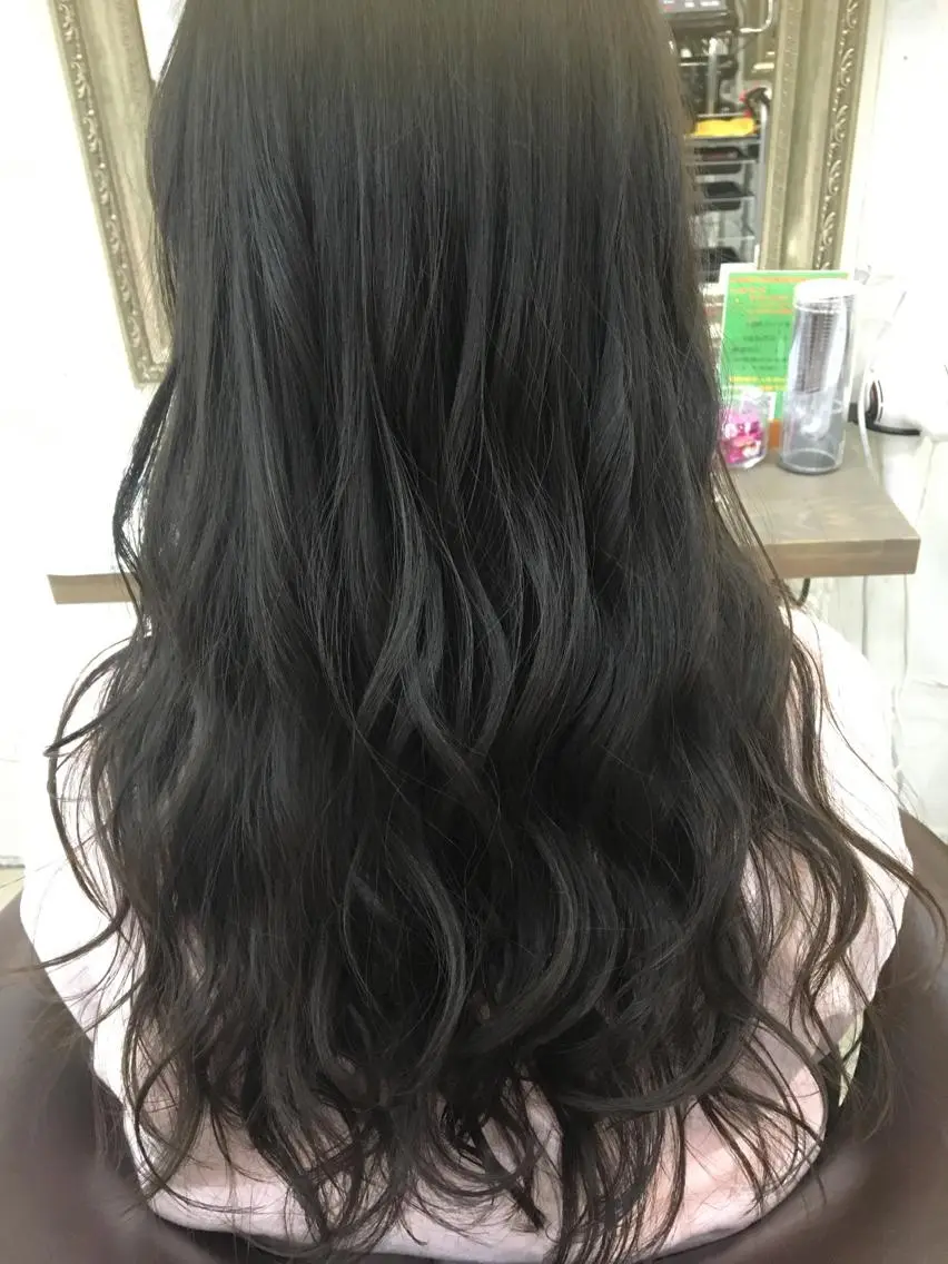 ロング カラー アッシュ 透明感カラー カット ヘアカラー トリートメント 早坂 裕真のヘアスタイル