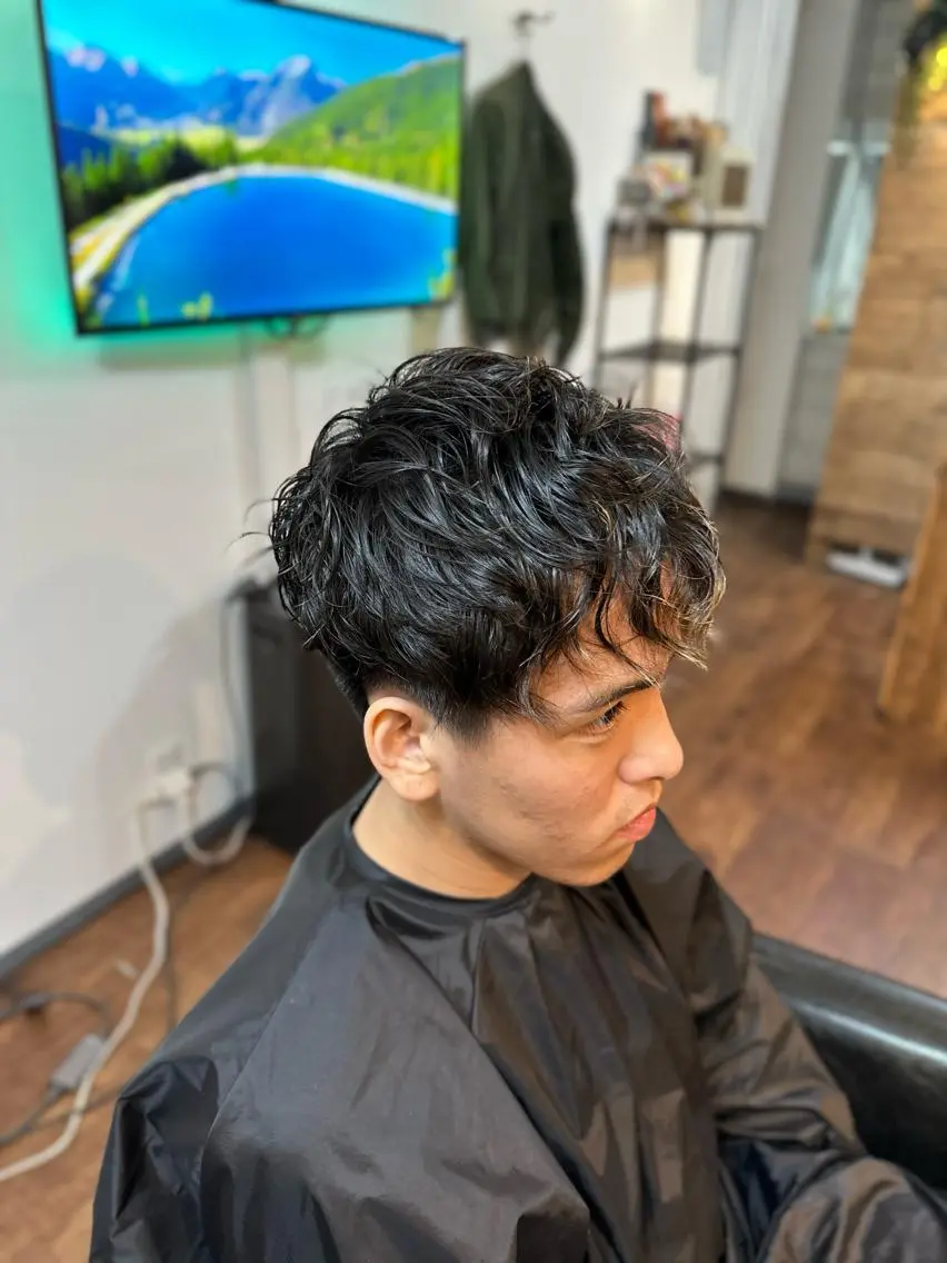 ミディアム パーマ メンズ カット パーマ トリートメント Luzir⭐︎ GEN⭐︎のヘアスタイル