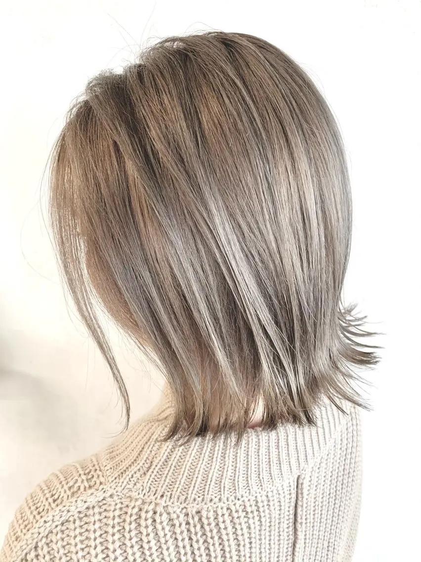 ミディアム カット ヘアカラー トリートメント 韓国レイヤーカット KOUKIのヘアスタイル