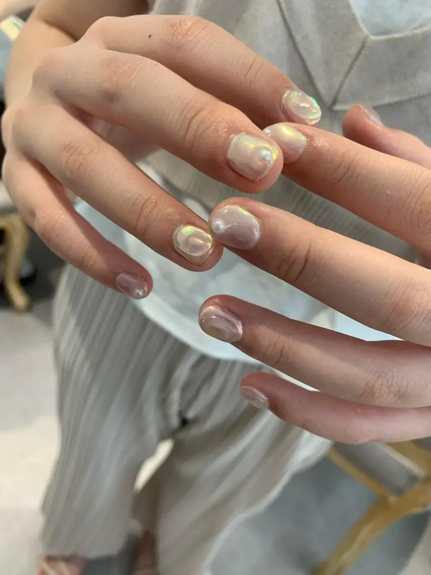 ネイル オーロラネイル ぷっくりネイル マキノ ユイのネイルデザイン