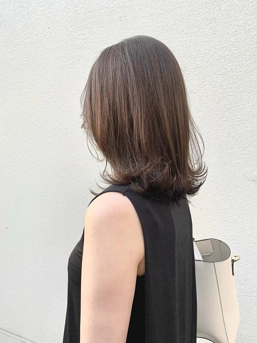 ミディアム アッシュ レイヤーカット ノモト ハルのヘアスタイル