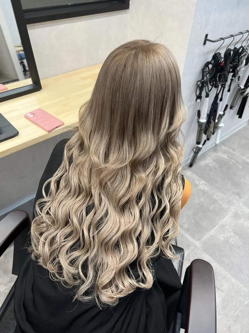 ロング ヘアアレンジ カラー シール、 羽エクステのヘアスタイル