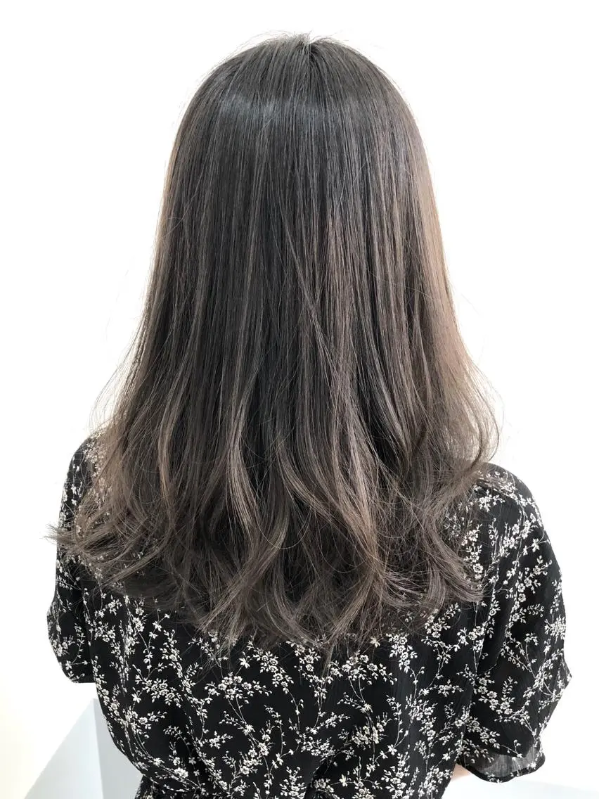 セミロング カラー OFF YUYAのヘアスタイル