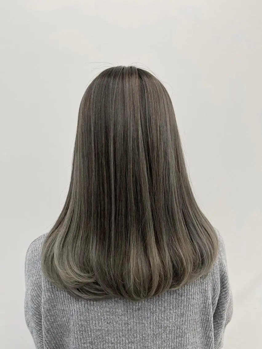 セミロング カラー ヘアカラー トリートメント 【公式】amble luxe池袋東口🩷のヘアスタイル