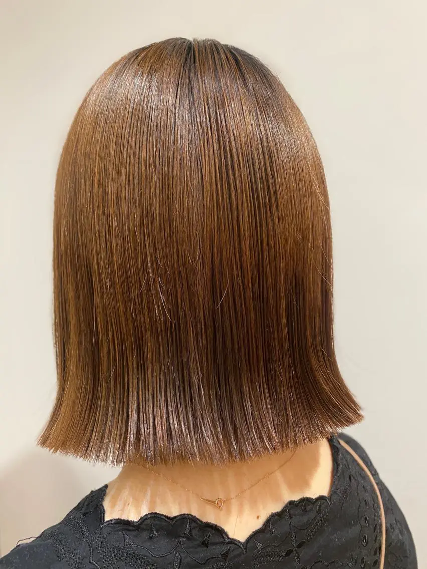 ミディアム 切りっぱなしボブ ボブ 外ハネヘア カット トリートメント 大人可愛い♡コテ巻き パーマ🌼杉田 萌恵のヘアスタイル